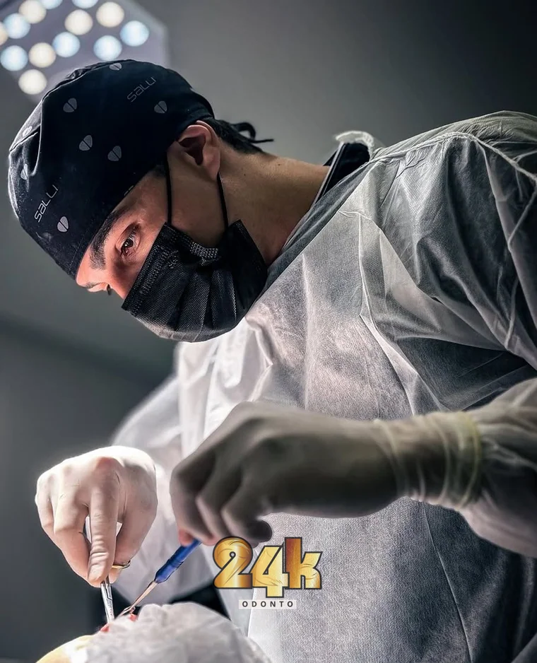 Foto de Dr. Juan Ribeiro, Lentes em Porcelana & Resina • RinoSculpt® na 24K Odonto